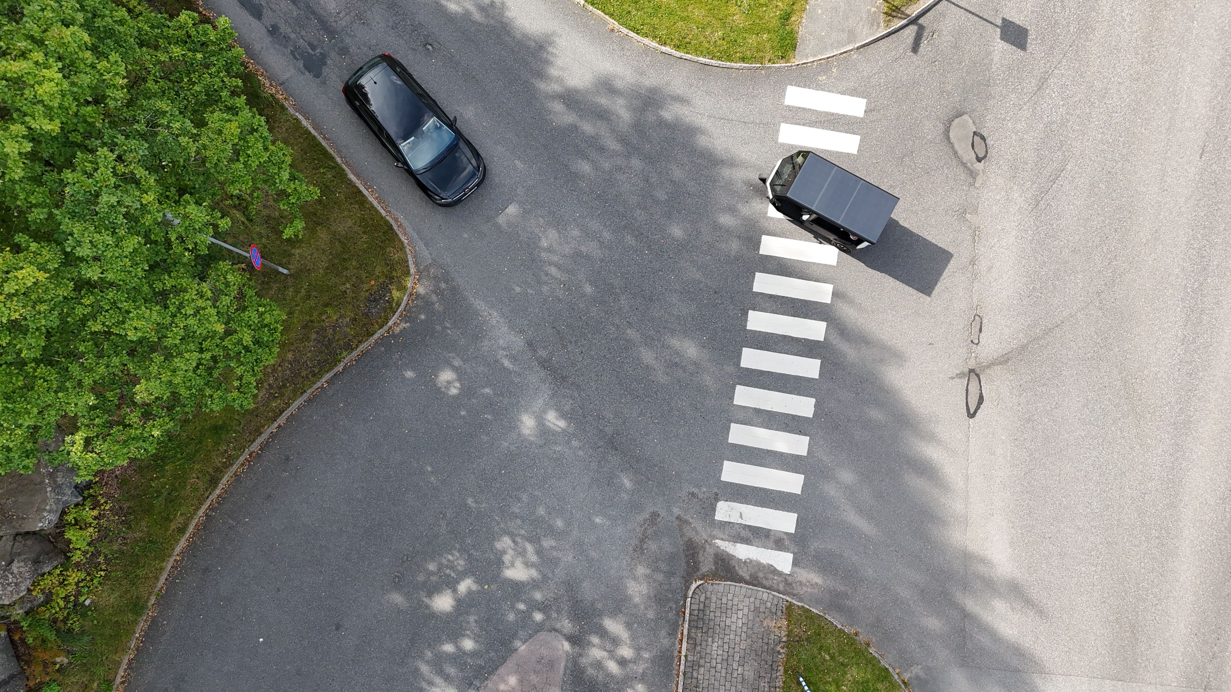 Clean-Motion-EVIG-solar-powerd-delivery-vehicle.jpg